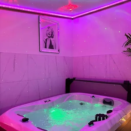Galaxy - Jupiter Jacuzzi Privatif Champigneulles
